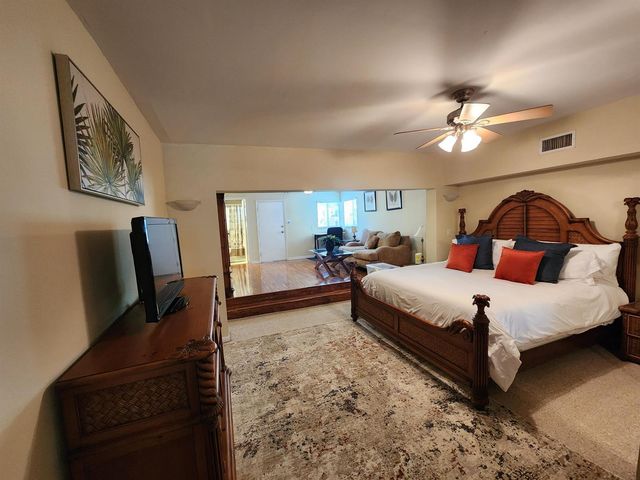 1207 NE 12th Avenue, Fort Lauderdale, FL 33304