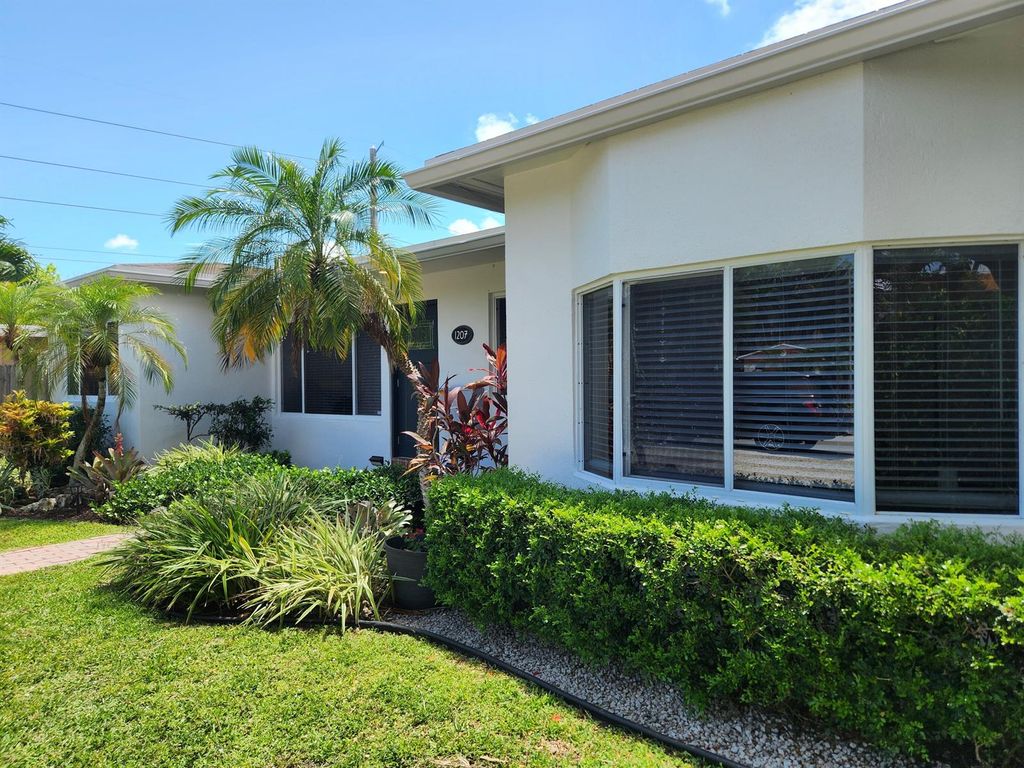 1207 NE 12th Avenue, Fort Lauderdale, FL 33304