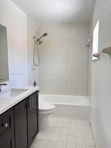 6891 W 36th Ave 201, Hialeah, FL 33018