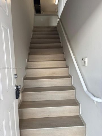 6891 W 36th Ave 201, Hialeah, FL 33018