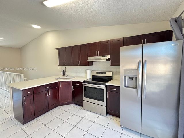 6891 W 36th Ave 201, Hialeah, FL 33018