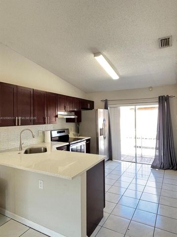 6891 W 36th Ave 201, Hialeah, FL 33018