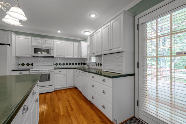 3418 Greentree Road, Lexington, KY 40517