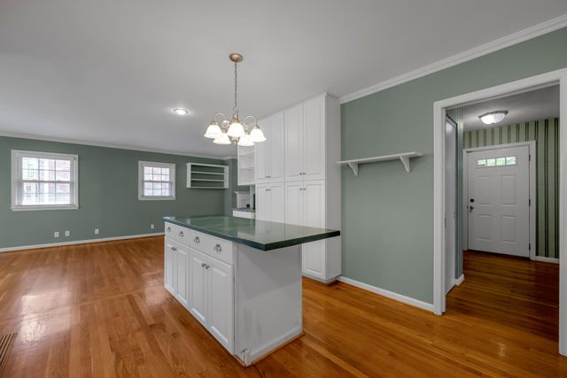 3418 Greentree Road, Lexington, KY 40517