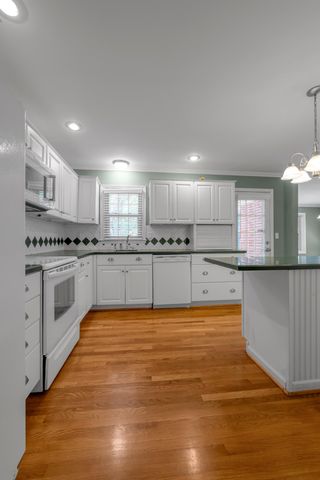3418 Greentree Road, Lexington, KY 40517