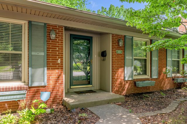3418 Greentree Road, Lexington, KY 40517