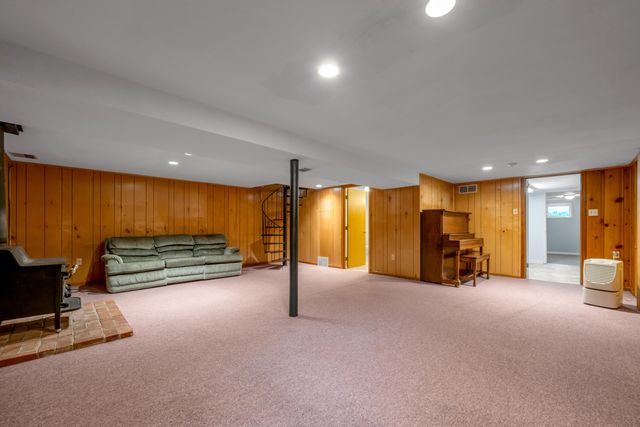 3418 Greentree Road, Lexington, KY 40517