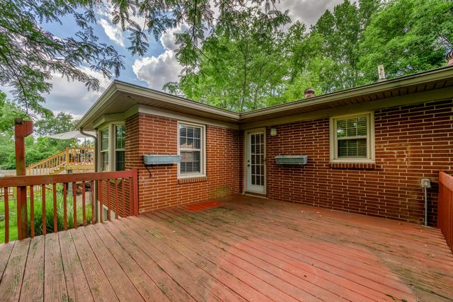 3418 Greentree Road, Lexington, KY 40517