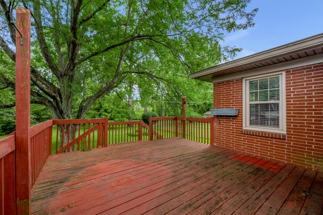 3418 Greentree Road, Lexington, KY 40517
