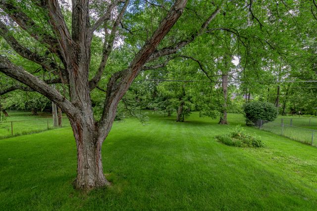3418 Greentree Road, Lexington, KY 40517