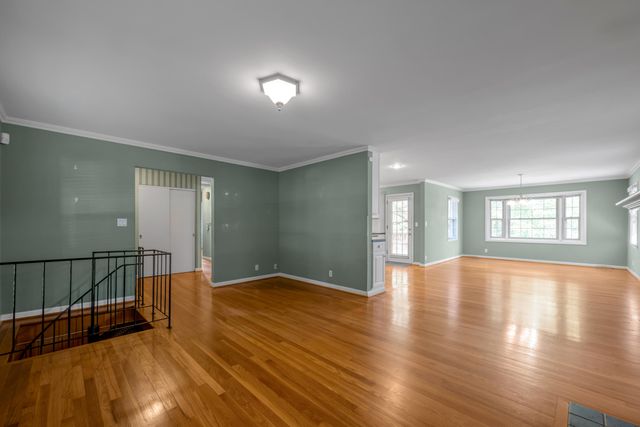 3418 Greentree Road, Lexington, KY 40517