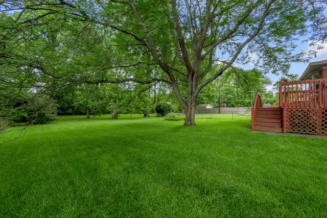 3418 Greentree Road, Lexington, KY 40517
