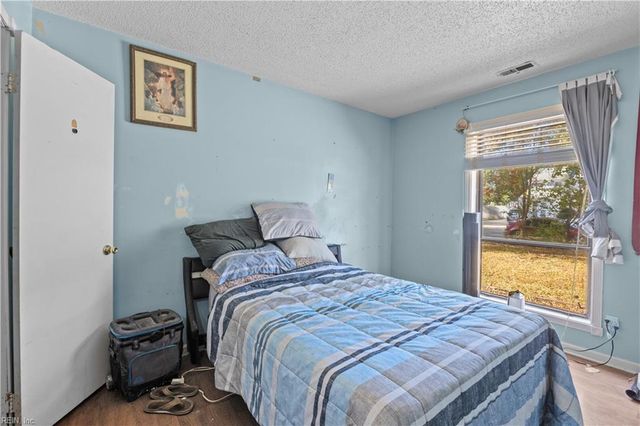 1363 Cypress PL, Chesapeake, VA 23320