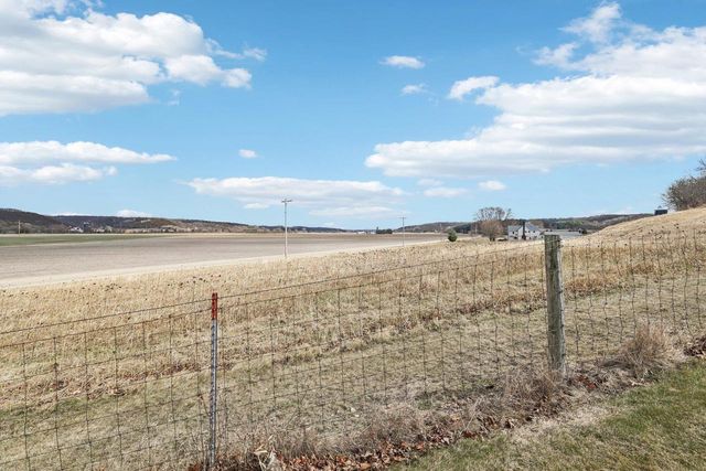 1021 Susan Crest, Black Earth, WI 53515