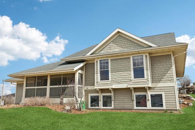 1021 Susan Crest, Black Earth, WI 53515