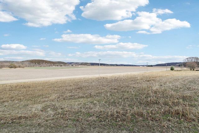 1021 Susan Crest, Black Earth, WI 53515