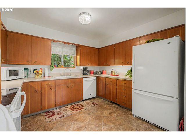 1016 Ne 10TH Ave, Hillsboro, OR 97124