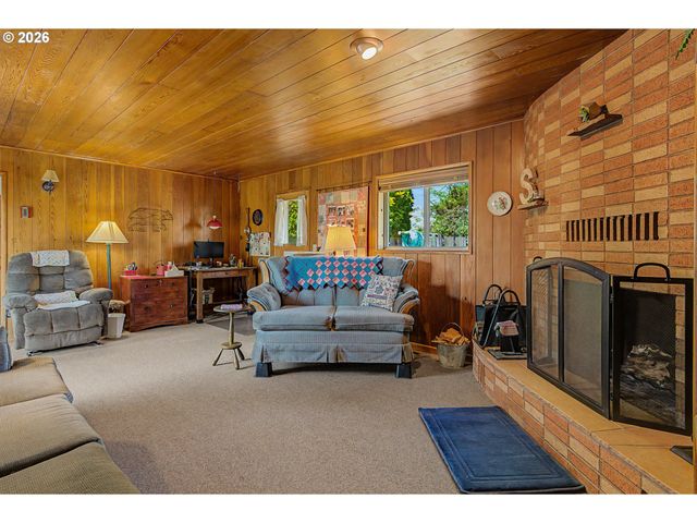 1016 Ne 10TH Ave, Hillsboro, OR 97124
