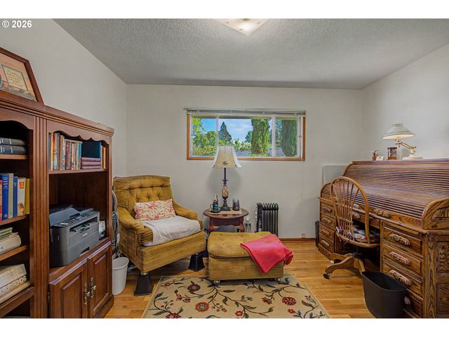 1016 Ne 10TH Ave, Hillsboro, OR 97124