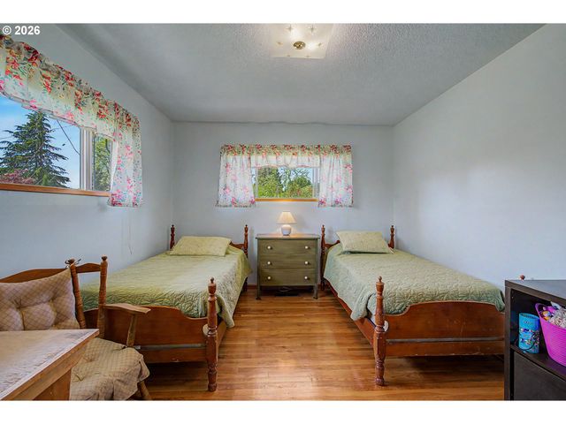 1016 Ne 10TH Ave, Hillsboro, OR 97124