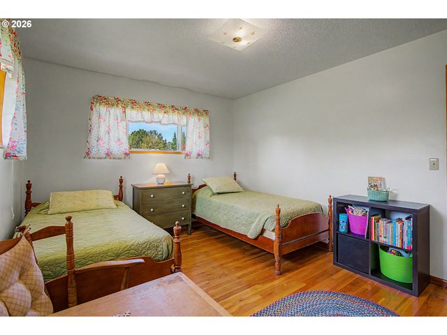 1016 Ne 10TH Ave, Hillsboro, OR 97124