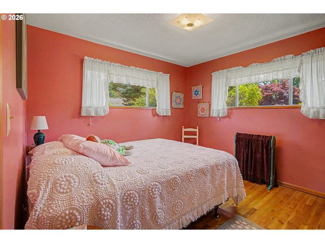 1016 Ne 10TH Ave, Hillsboro, OR 97124
