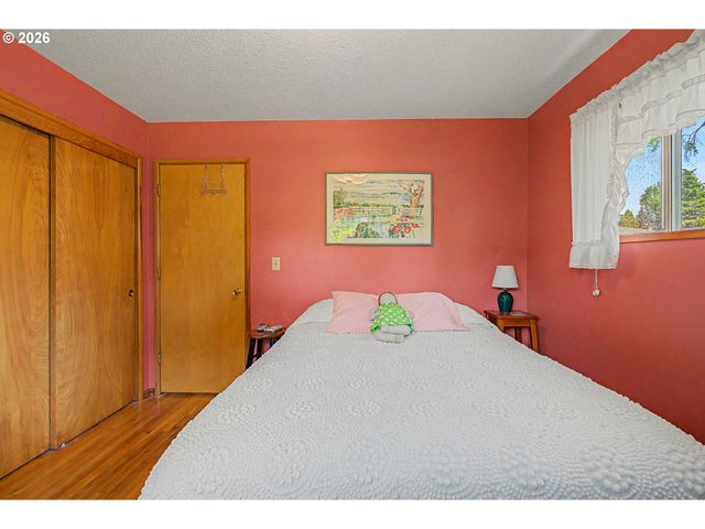 1016 Ne 10TH Ave, Hillsboro, OR 97124