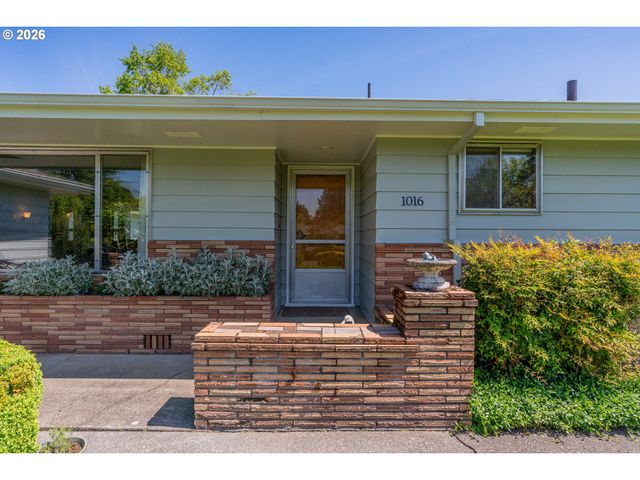 1016 Ne 10TH Ave, Hillsboro, OR 97124