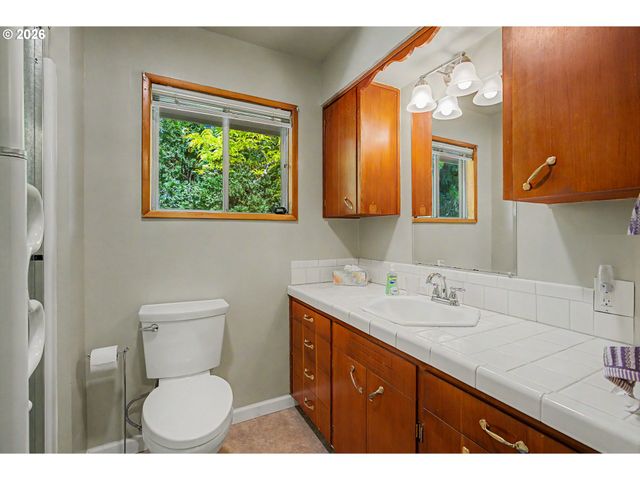 1016 Ne 10TH Ave, Hillsboro, OR 97124