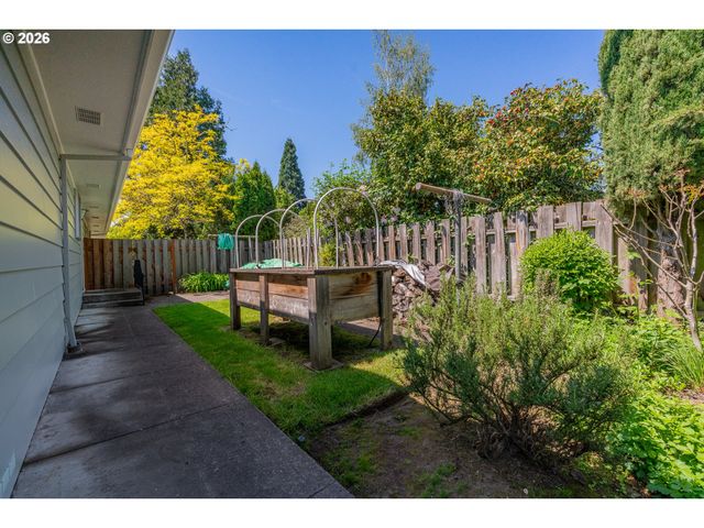 1016 Ne 10TH Ave, Hillsboro, OR 97124