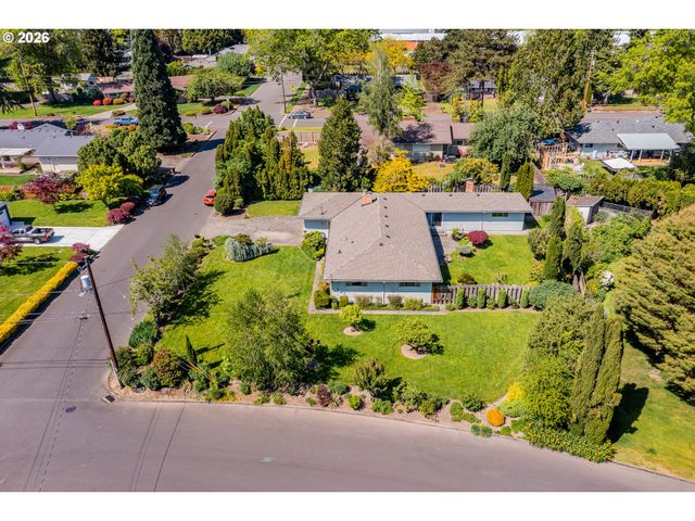 1016 Ne 10TH Ave, Hillsboro, OR 97124
