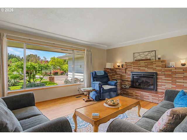 1016 Ne 10TH Ave, Hillsboro, OR 97124