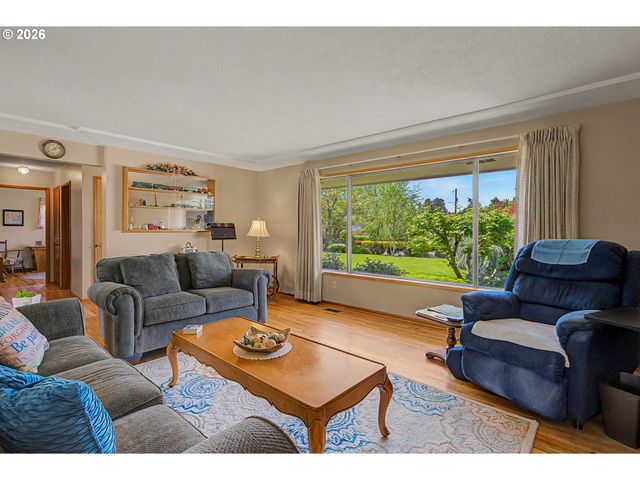 1016 Ne 10TH Ave, Hillsboro, OR 97124