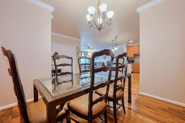 1711 Old Spanish Trail 214, Houston, TX 77054