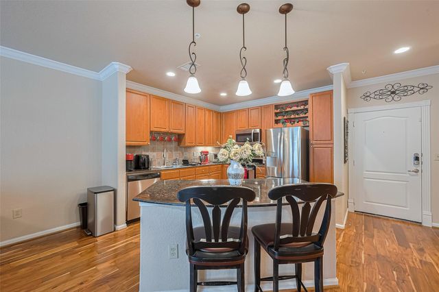 1711 Old Spanish Trail 214, Houston, TX 77054