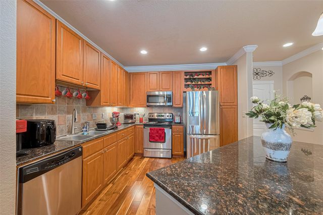 1711 Old Spanish Trail 214, Houston, TX 77054