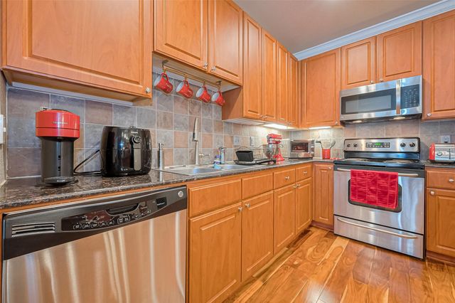 1711 Old Spanish Trail 214, Houston, TX 77054