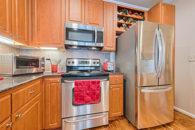 1711 Old Spanish Trail 214, Houston, TX 77054