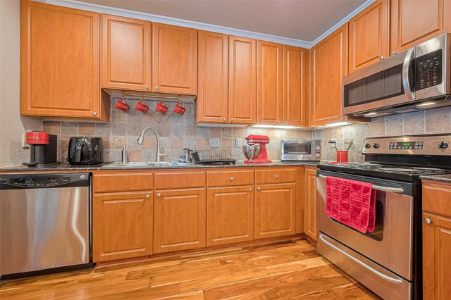 1711 Old Spanish Trail 214, Houston, TX 77054