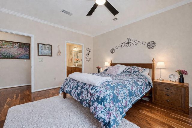 1711 Old Spanish Trail 214, Houston, TX 77054