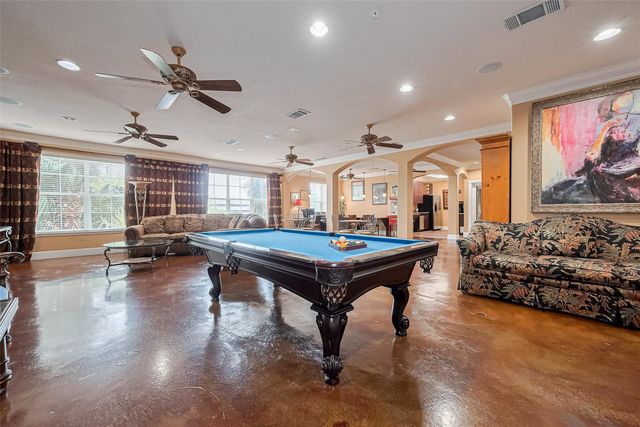 1711 Old Spanish Trail 214, Houston, TX 77054