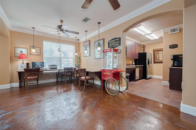 1711 Old Spanish Trail 214, Houston, TX 77054