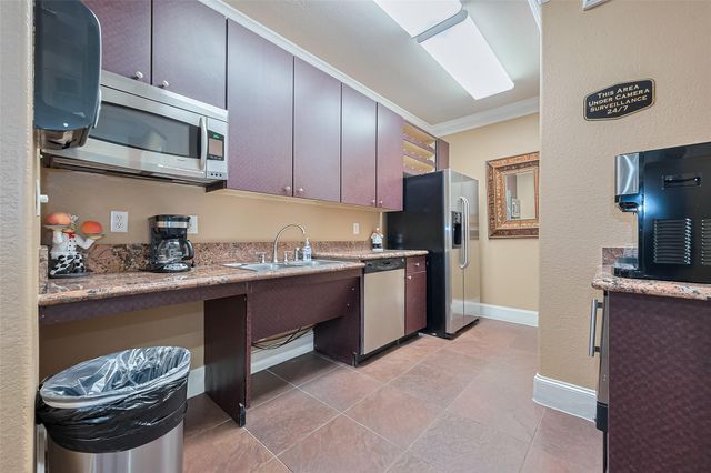 1711 Old Spanish Trail 214, Houston, TX 77054