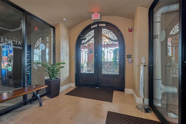 1711 Old Spanish Trail 214, Houston, TX 77054