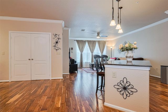 1711 Old Spanish Trail 214, Houston, TX 77054