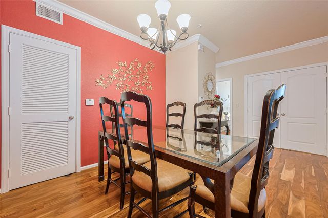1711 Old Spanish Trail 214, Houston, TX 77054