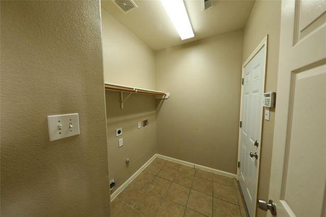 2311 Diamond Springs Drive, Pearland, TX 77584