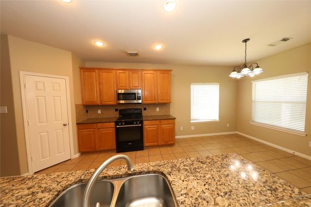 2311 Diamond Springs Drive, Pearland, TX 77584