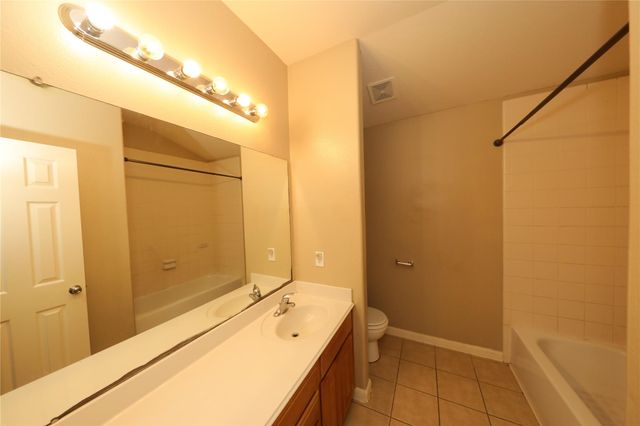 2311 Diamond Springs Drive, Pearland, TX 77584