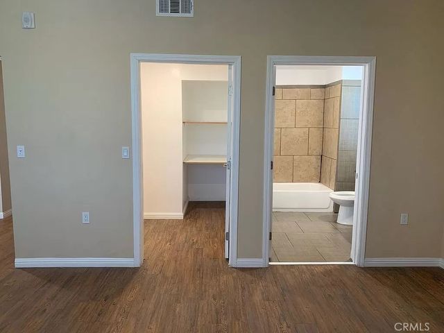 11442 Victory Boulevard 303, North Hollywood, CA 91606